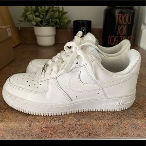 Nike Air Force 1’s in great shape size 6
